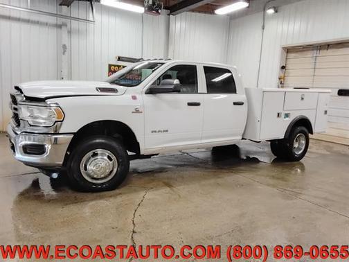 Bright White Clearcoat 2019 RAM 3500 4x4 DIESEL CREWCAB UTILITY BOX
