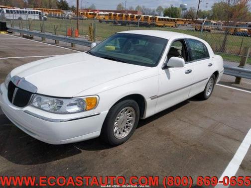 1999 Lincoln Town Car Signature