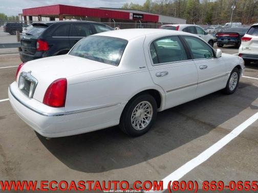 1999 Lincoln Town Car Signature