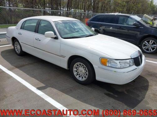 1999 Lincoln Town Car Signature