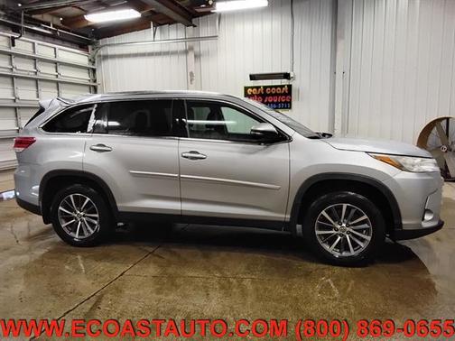 Celestial Silver Metallic 2019 Toyota Highlander XLE
