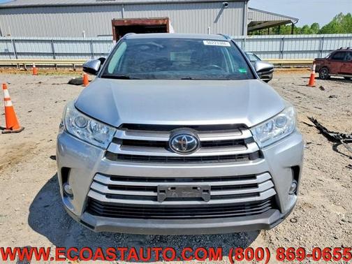 Celestial Silver Metallic 2019 Toyota Highlander XLE