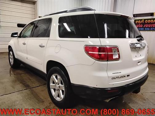 White Diamond Tricoat 2008 Saturn Outlook XR