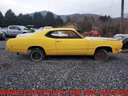 Photo 4 of 16 of 1973 Plymouth Duster