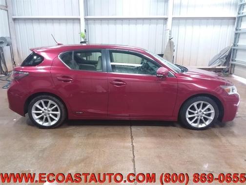 Photo 4 of 15 of 2011 Lexus CT 200h