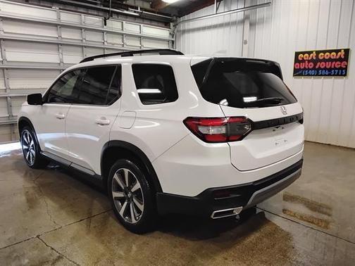 2023 Honda Pilot Touring 8-Passenger