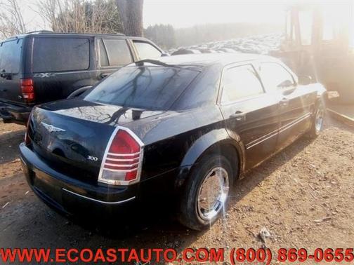 Photo 3 of 7 of 2006 Chrysler 300 Base
