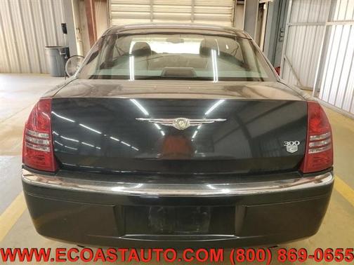 2005 Chrysler 300C Base