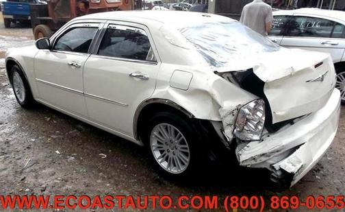 Photo 3 of 8 of 2009 Chrysler 300 Touring