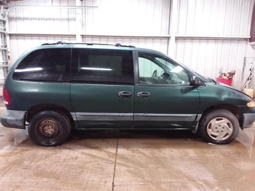 Photo 4 of 18 of 1997 Dodge Caravan SE