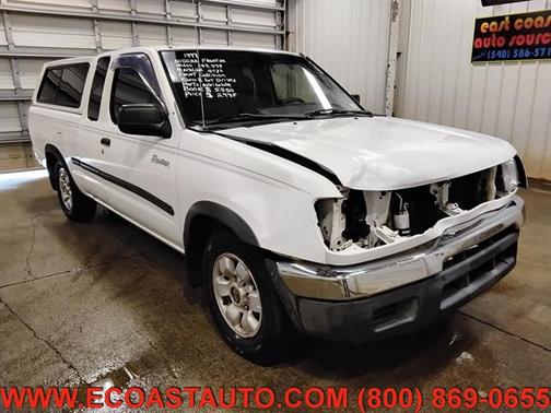 Cloud White 1999 Nissan Frontier XE