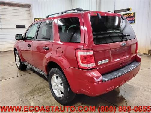 Sangria Red Metallic 2011 Ford Escape XLT