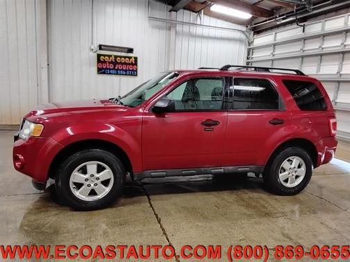 Sangria Red Metallic 2011 Ford Escape XLT