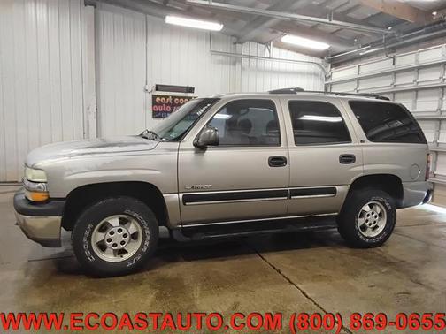 GOLD 2001 Chevrolet Tahoe LS