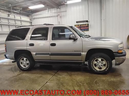GOLD 2001 Chevrolet Tahoe LS