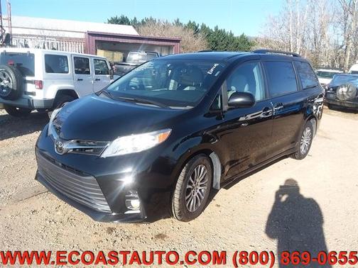 2020 Toyota Sienna XLE
