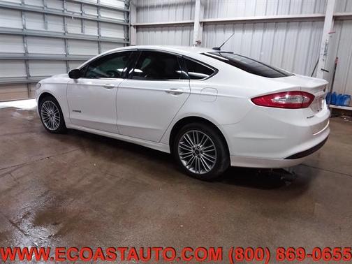 Photo 3 of 19 of 2014 Ford Fusion Hybrid SE