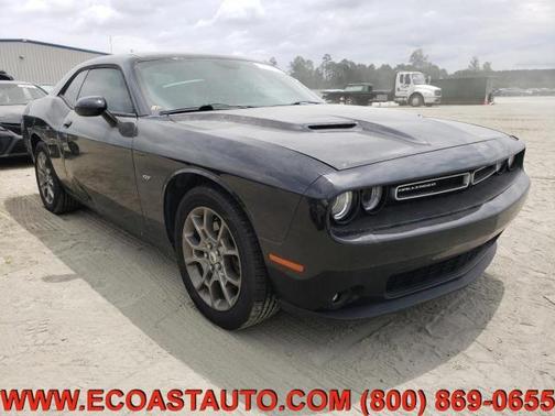 Photo 3 of 10 of 2017 Dodge Challenger GT