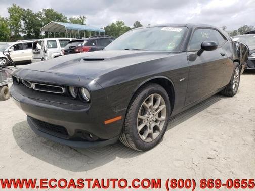 Photo 1 of 10 of 2017 Dodge Challenger GT