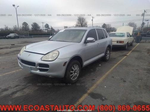 Photo 2 of 9 of 2006 Porsche Cayenne