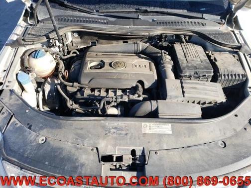 Photo 5 of 10 of 2010 Volkswagen CC Luxury