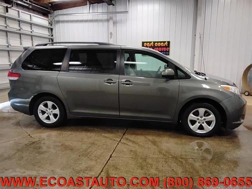 2011 Toyota Sienna LE