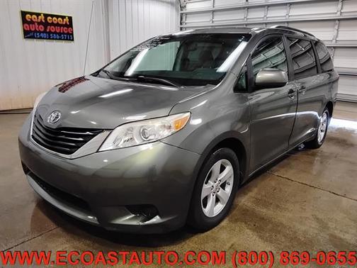2011 Toyota Sienna LE