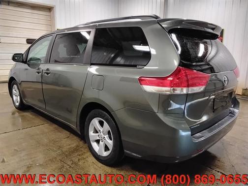2011 Toyota Sienna LE