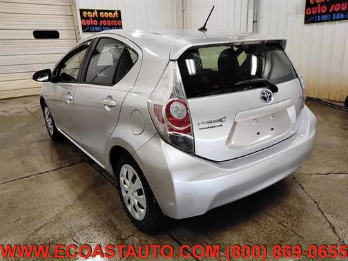 Classic Silver Metallic 2014 Toyota Prius c Three