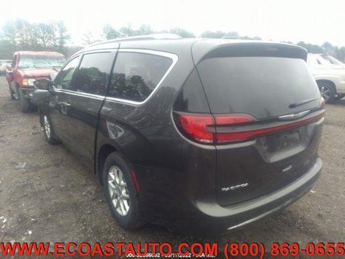 Photo 2 of 10 of 2021 Chrysler Pacifica Touring-L