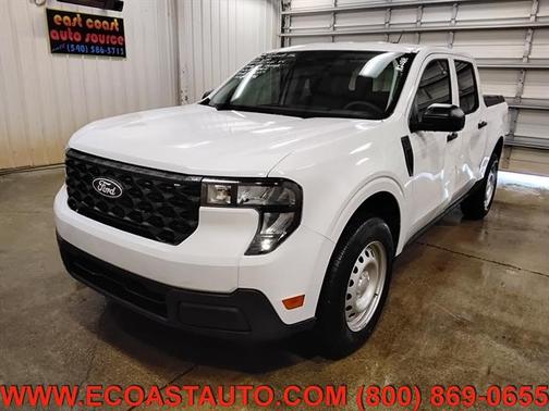 Oxford White 2025 Ford Maverick XL