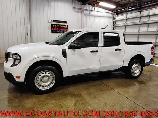Oxford White 2025 Ford Maverick XL