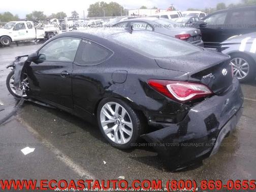 Photo 3 of 10 of 2013 Hyundai Genesis Coupe 2.0T