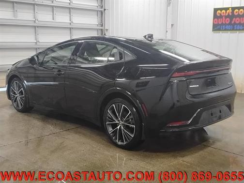 2025 Toyota Prius XLE