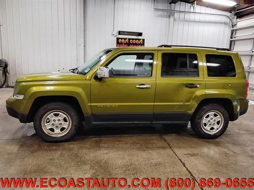 Rescue Green Metallic 2012 Jeep Patriot Sport