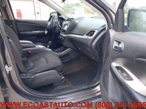 Olive Green Pearlcoat 2018 Dodge Journey SE