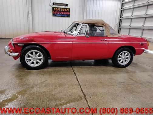 RED 1976 MG MGB