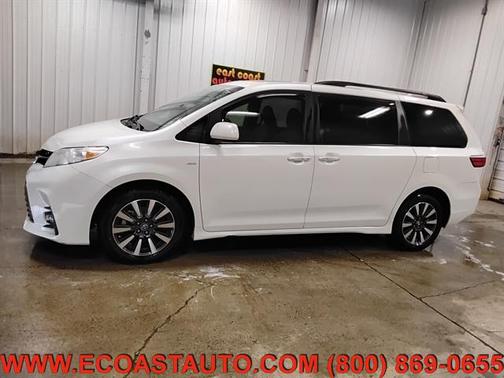 2020 Toyota Sienna XLE