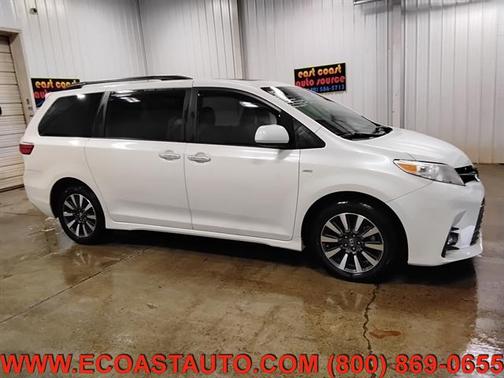 2020 Toyota Sienna XLE