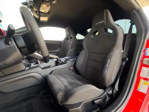 2017 Ford Shelby GT350 Base