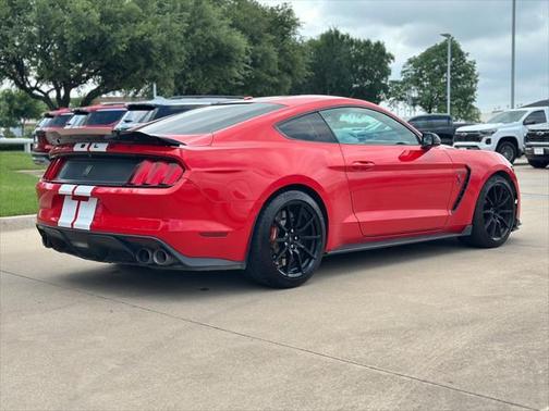 2017 Ford Shelby GT350 Base