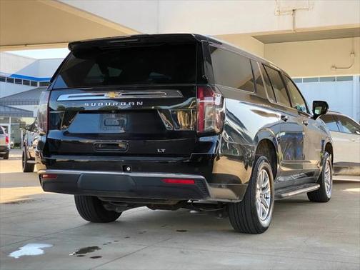 2023 Chevrolet Suburban LT