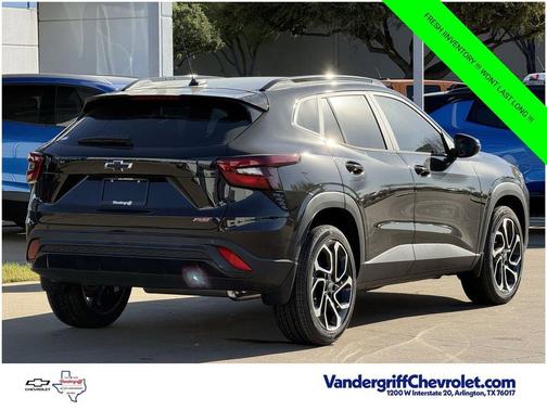 Mosaic Black Metallic 2026 Chevrolet Trax FWD 2RS