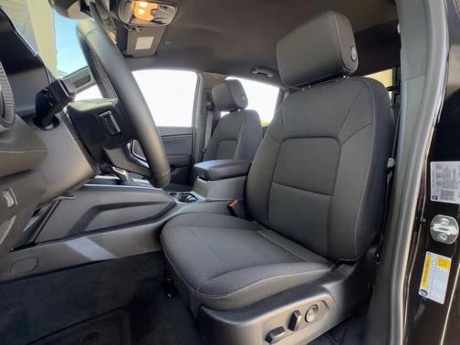 2025 Chevrolet Colorado WT