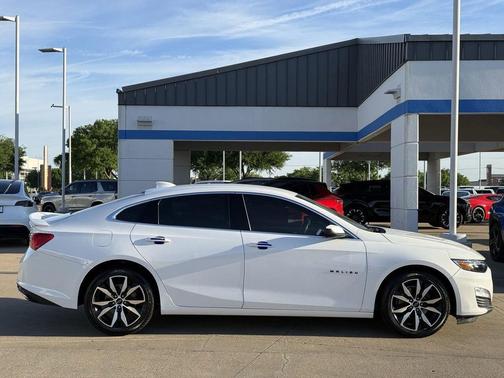 Summit White 2021 Chevrolet Malibu FWD RS