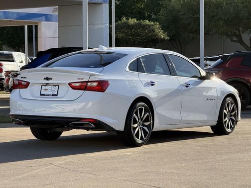 Summit White 2021 Chevrolet Malibu FWD RS