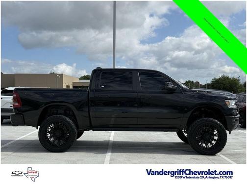 Diamond Black Crystal Pearlcoat 2024 RAM 1500 Laramie