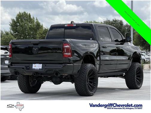 Diamond Black Crystal Pearlcoat 2024 RAM 1500 Laramie