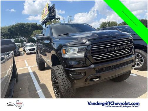 Diamond Black Crystal Pearlcoat 2024 RAM 1500 Laramie