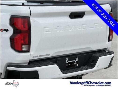 Summit White 2026 Chevrolet Colorado LT